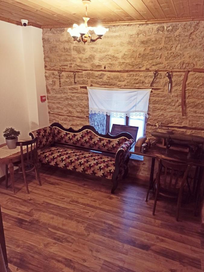 Boutique Hotel Praga Gjirokastër Extérieur photo