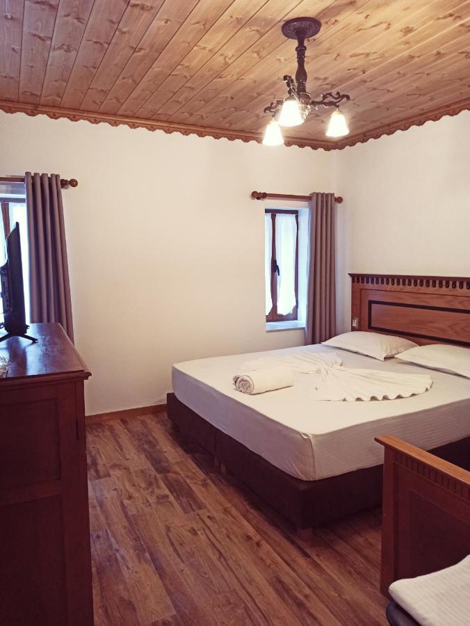 Boutique Hotel Praga Gjirokastër Extérieur photo