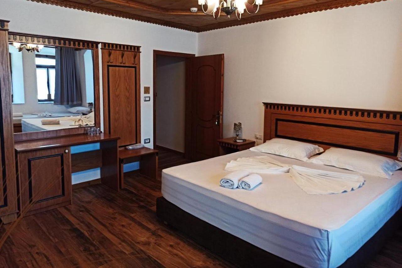 Boutique Hotel Praga Gjirokastër Extérieur photo