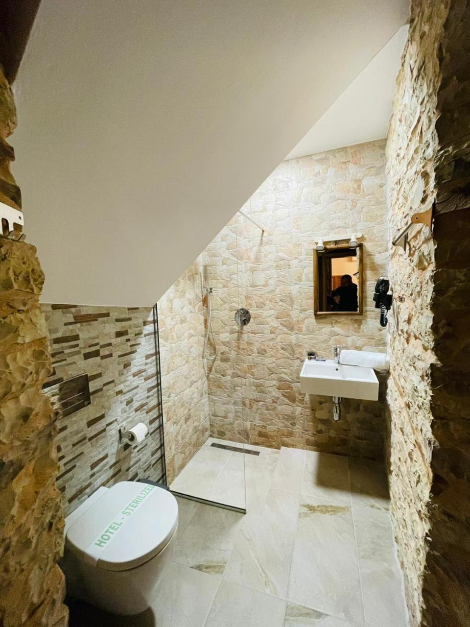 Boutique Hotel Praga Gjirokastër Chambre photo