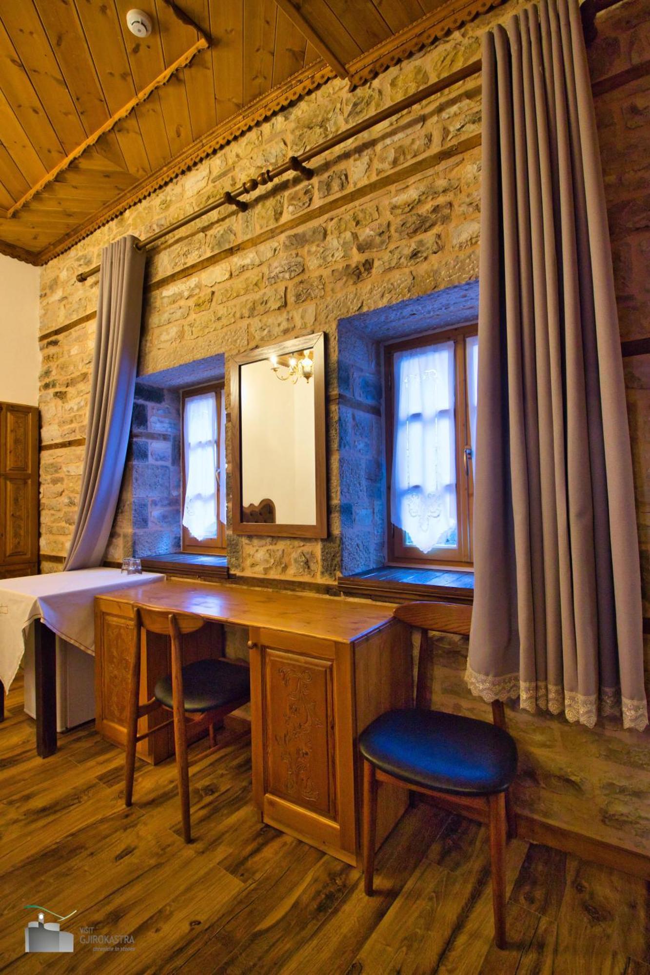 Boutique Hotel Praga Gjirokastër Chambre photo